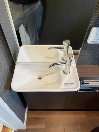 LIXIL サティスSタイプ 手洗器付ストレート型にお取替え 品川区S様邸 LIXIL サティスSタイプ 手洗器付ストレート型にお取替え 品川区S様邸